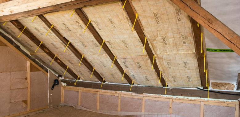 découvrez notre guide optimisé pour l'isolation des combles et améliorez le confort de votre maison tout en réduisant vos dépenses énergétiques.