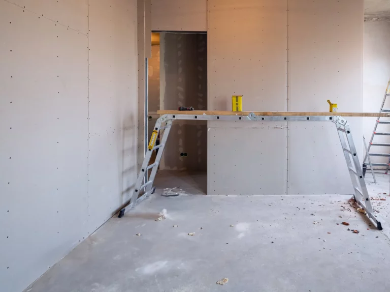 découvrez nos solutions d'isolation des murs intérieurs à château-gontier pour améliorer le confort thermique et acoustique de votre habitat tout en réalisant des économies d'énergie.