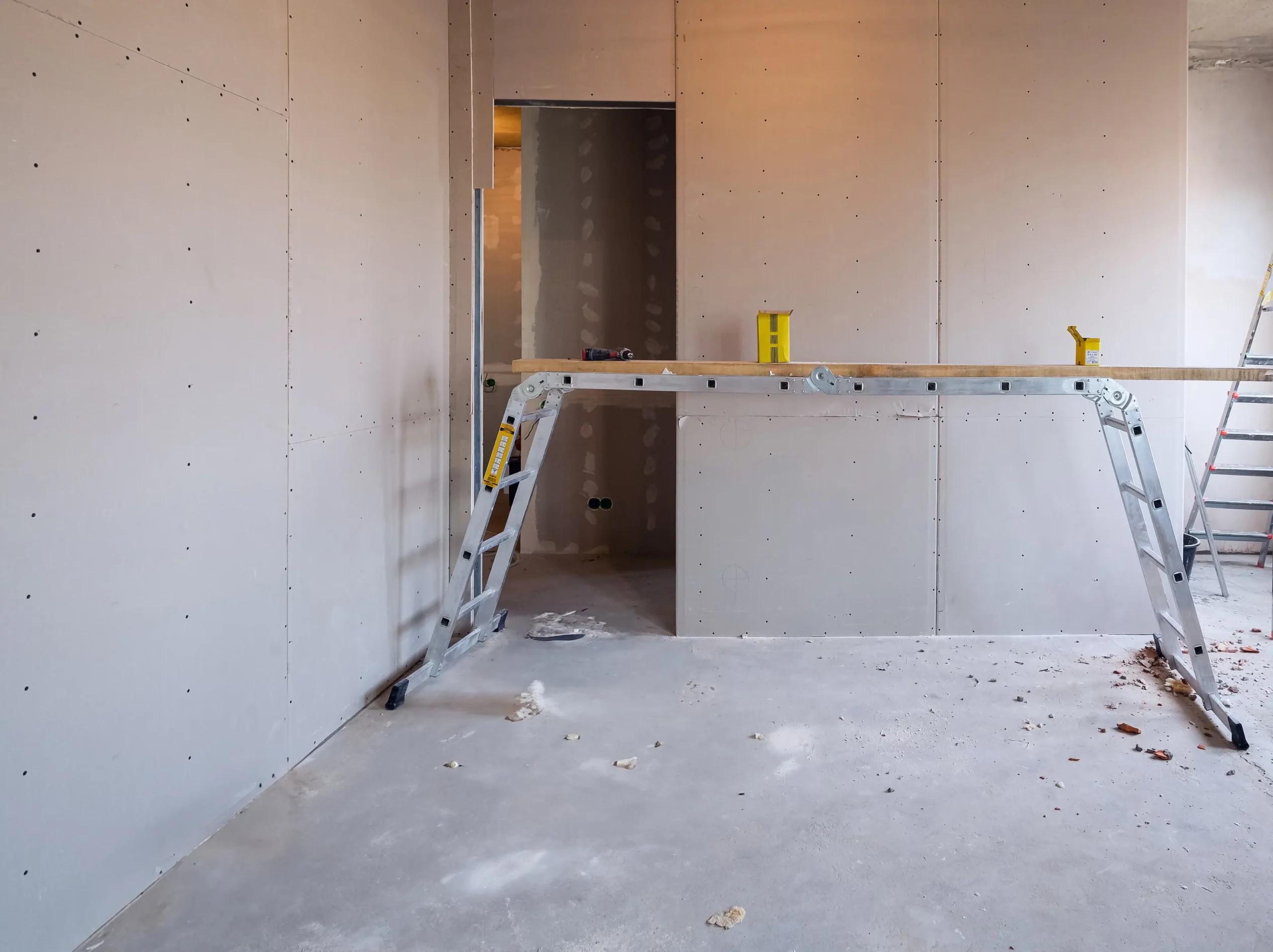 découvrez nos solutions d'isolation des murs intérieurs à château-gontier pour améliorer le confort thermique et acoustique de votre habitat tout en réalisant des économies d'énergie.